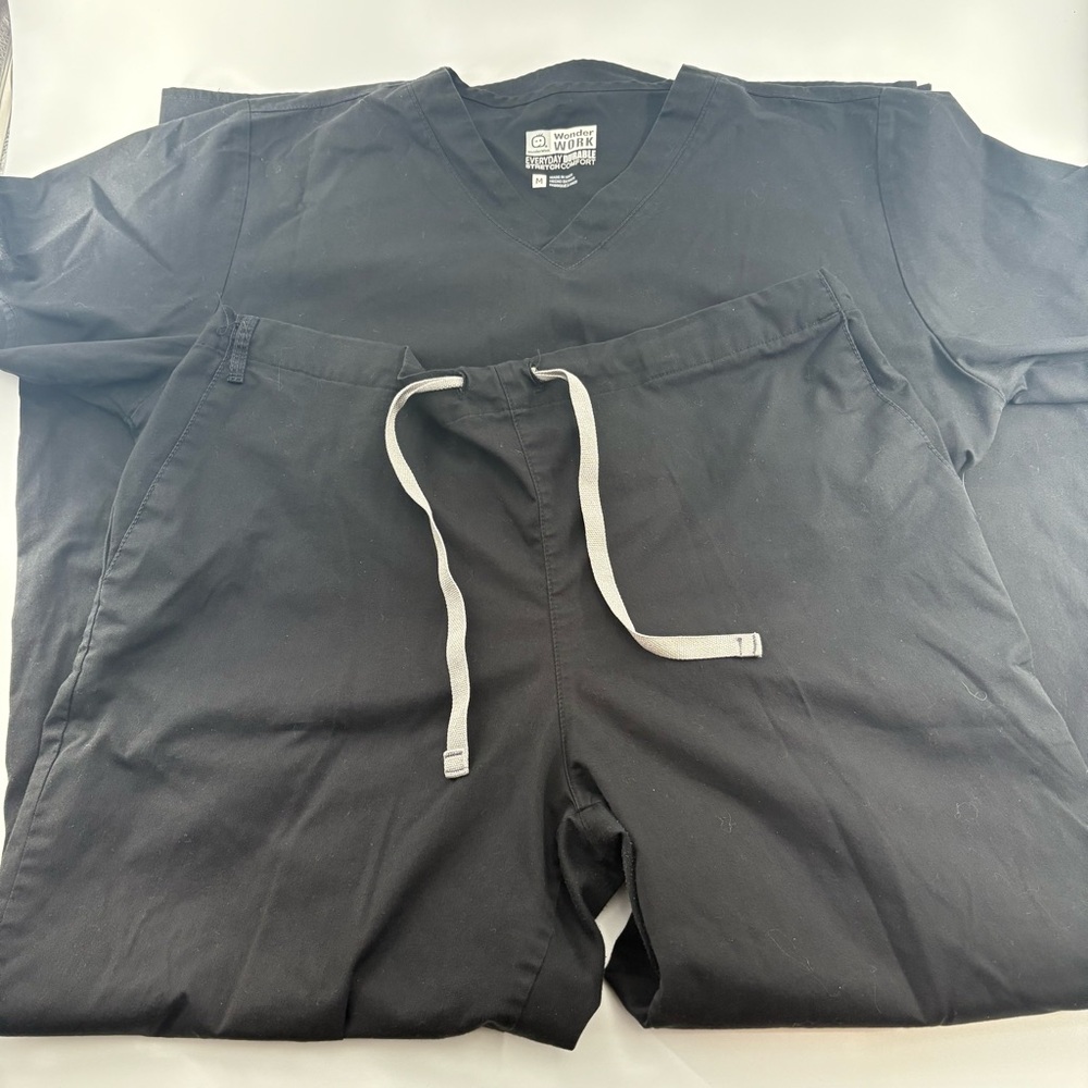 Wonder Wink Black Scrub Set Medium